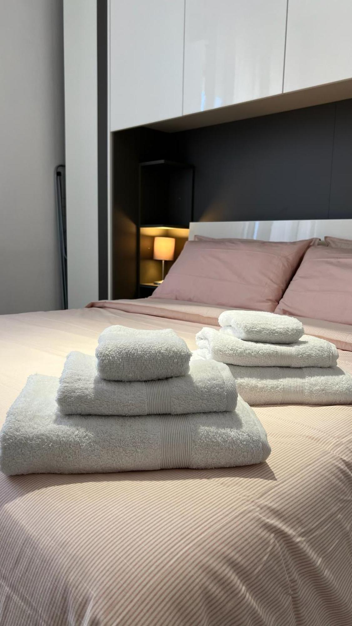 Rafael Milano - 10 Min From Linate Airport, Centrale Fs, Ospedale San Raffaele Apartamento Exterior foto